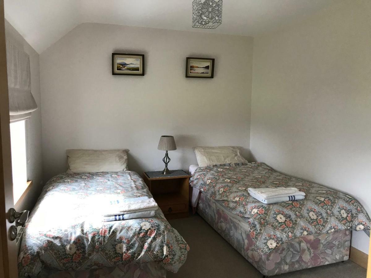 גלוואיי Corrib View Farmhouse מראה חיצוני תמונה